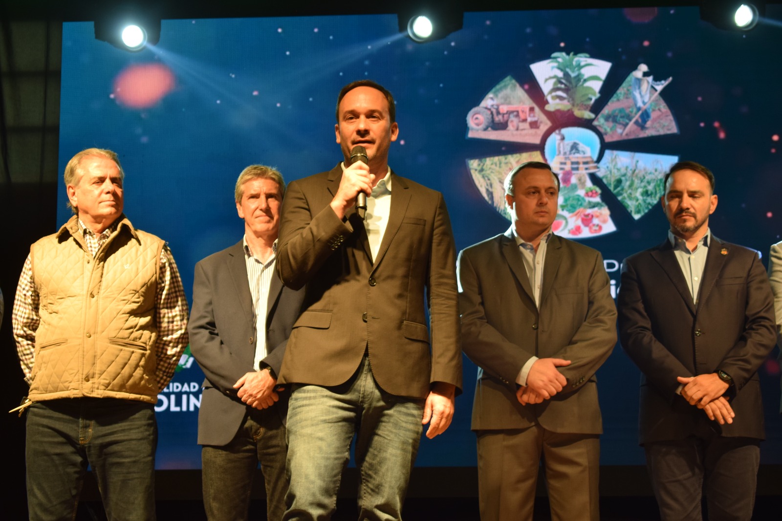 https://diarioprimerahora.com/images/2024/09/08/cierre%20fiesta%20del%20agricultor%20%2011%20almuerzo%20clausura%2011_thumbnail.jpg